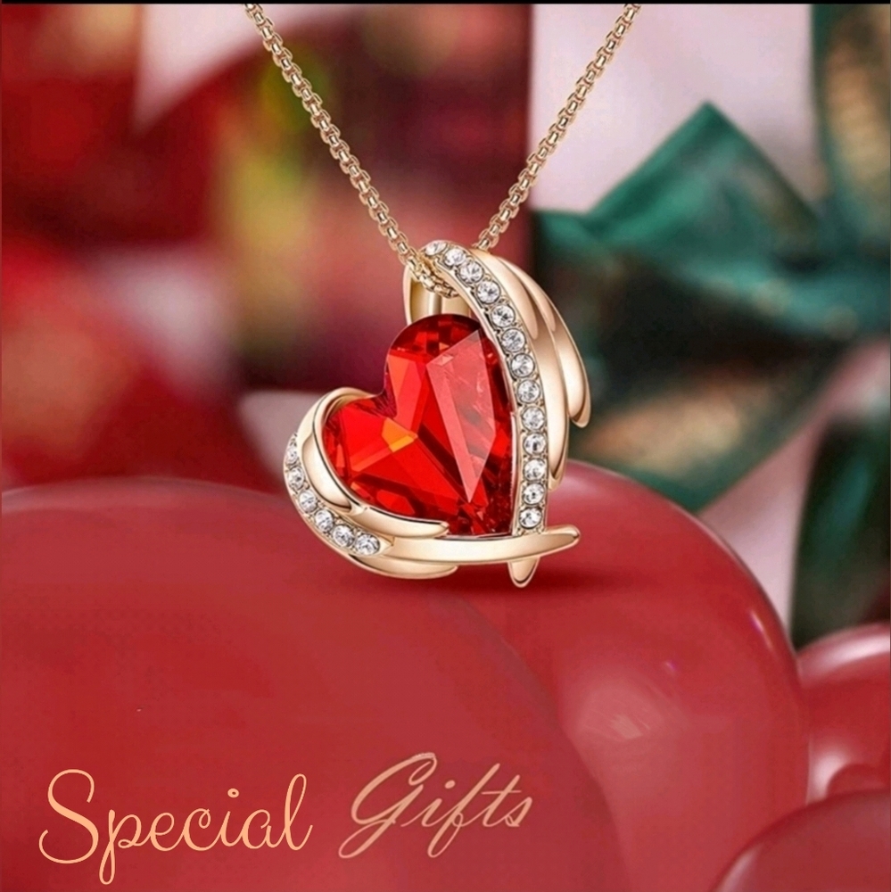 NWT Heart Shaped Red Crystal Rose Gold Necklace